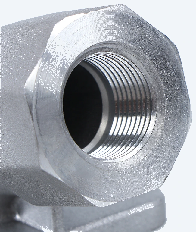 Type C flanged composite hose connector with a 3/4 in NPT outlet, outlet thread