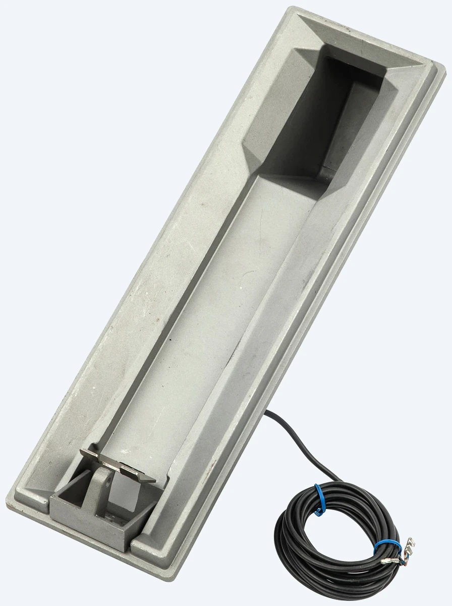 DTYQT4 &mdash; underside with mounting bracket